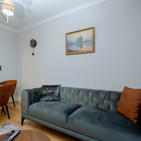 One Bedroom Flat *