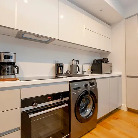 One Bedroom Flat *